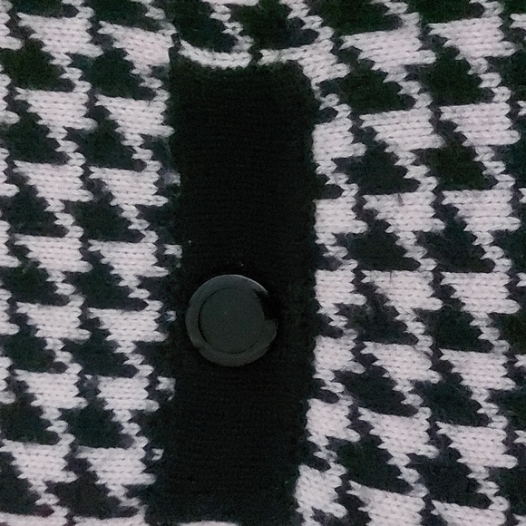 Saks Fifth Avenue vintage hundstooth cardigan - Picture 5 of 5